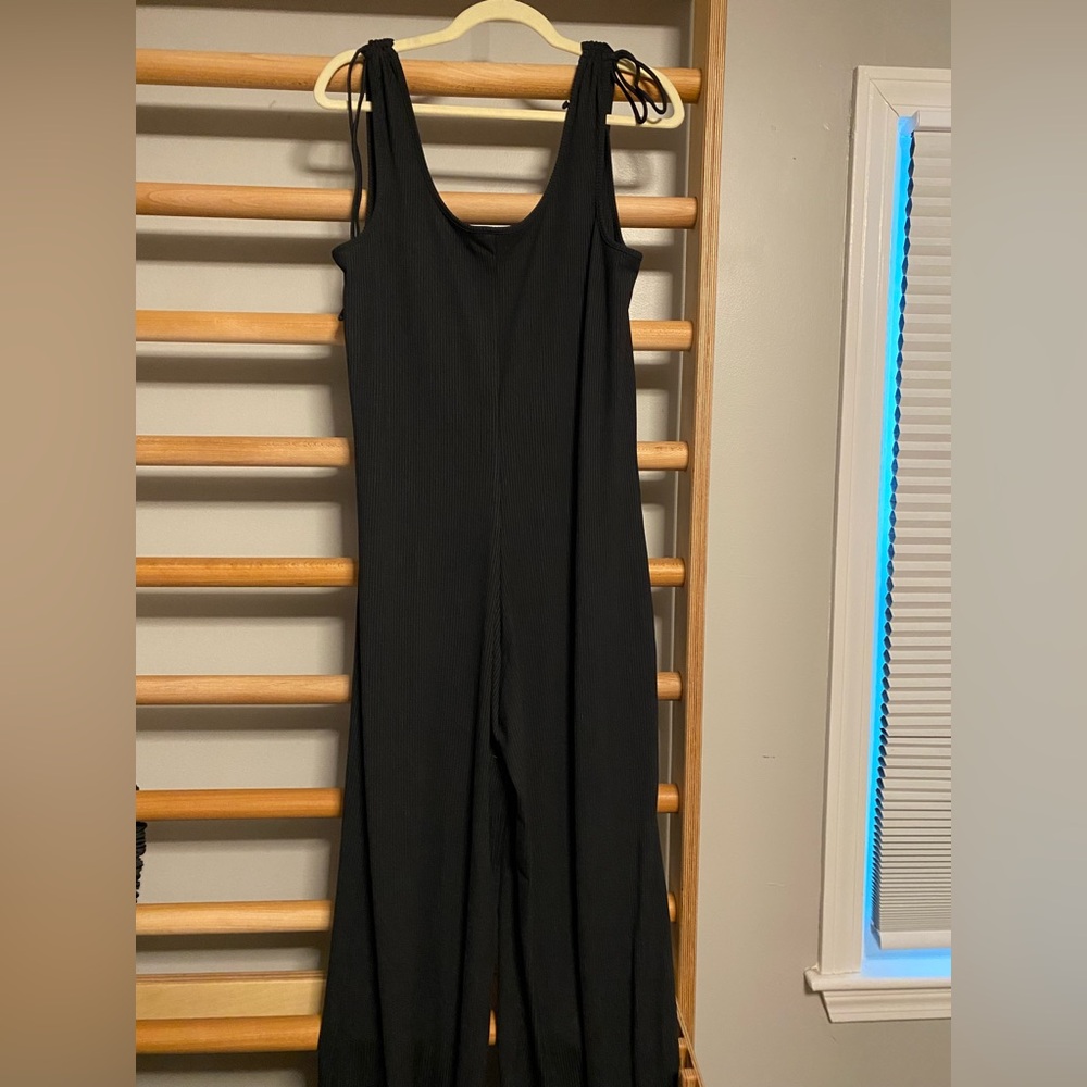 *NWOT* TOPSHOP Ribbed Tie-Shoulder Jumpsuit Size 4-6